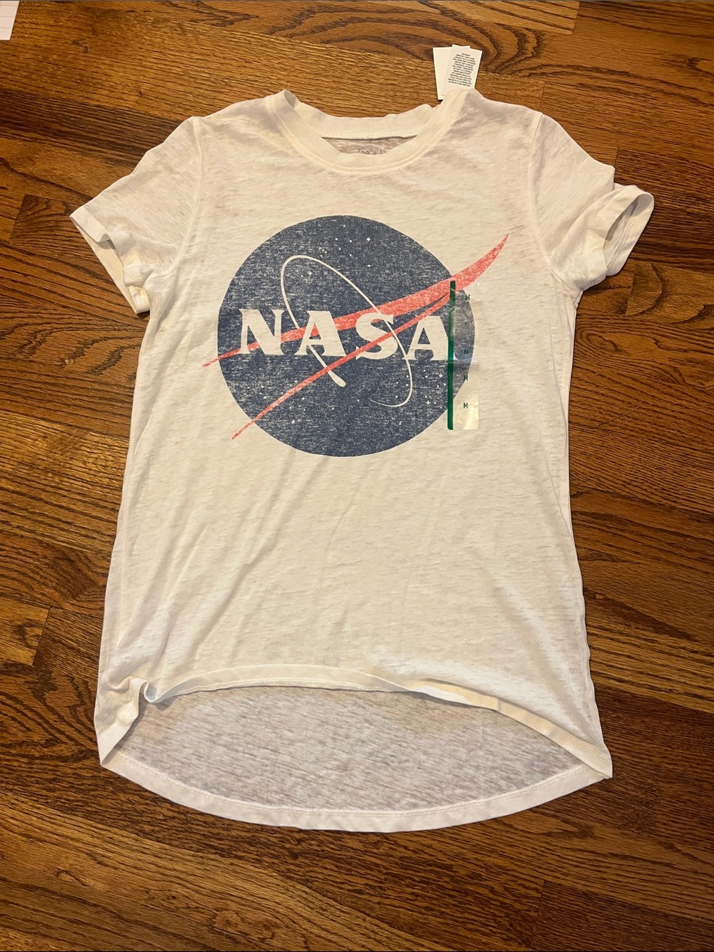 NWT Zoe + Liv White Women’s NASA Graphic Short Sleeve Tee Size Medium